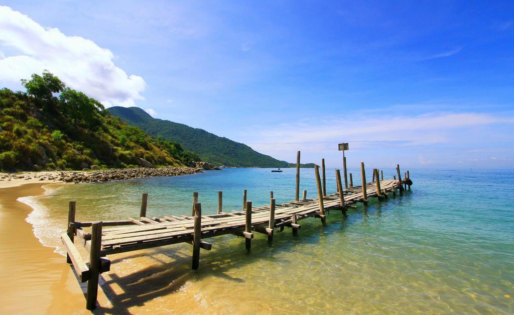 Ocean Apartment Spa & Golf Danang Buitenkant foto