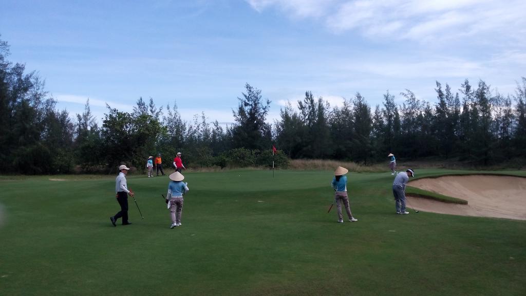 Ocean Apartment Spa & Golf Danang Buitenkant foto