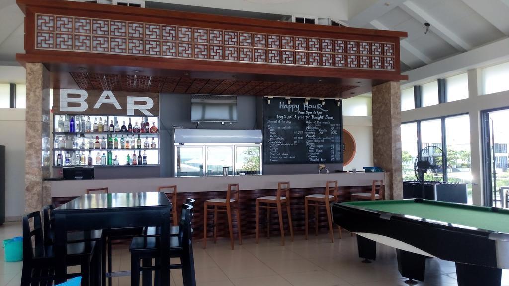 Ocean Apartment Spa & Golf Danang Buitenkant foto